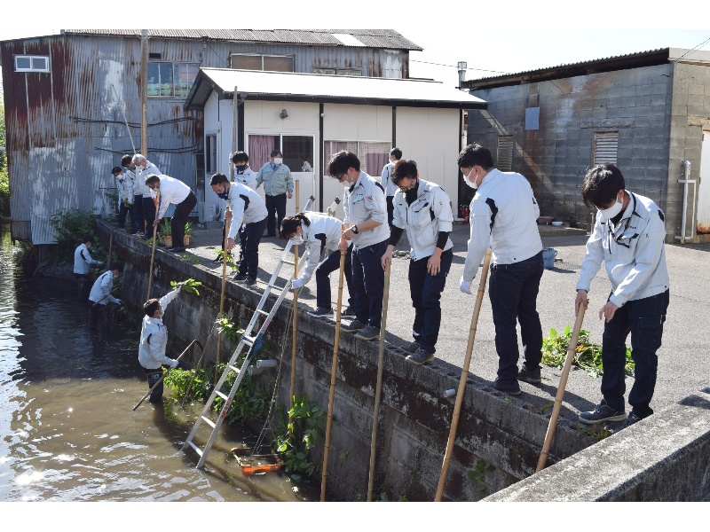 地域のゴミ拾いや河川清掃など 美化活動にも参加しています。の画像