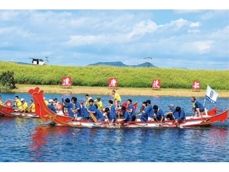 鑑真和上遣唐使船レース ８月最終の日曜日に開催（嘉瀬川） 中野建設からは ２チーム エントリー 漕ぎ手、銅鑼、舵取り、 全員がタイミングを合わせ全力で漕ぎます。の画像
